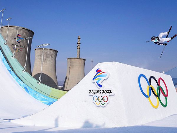 مرافق التزلج على المنحدرات الجليدية في أولمبياد بكين الشتوية 2022